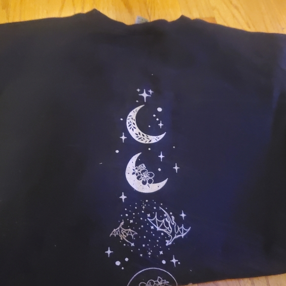 Fourth Wing Sweatshirt - Picture 8 of 11